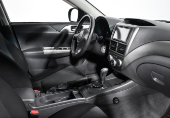 Подержанный автомобиль Subaru Impreza Hatchback 2008 года (12 фото)