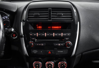 Подержанный автомобиль Peugeot 4008 2012 года (16 фото)