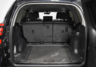 Подержанный автомобиль Toyota Land Cruiser Prado 2018 года (22 фото)