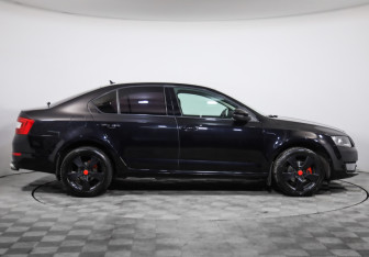 Подержанный автомобиль Skoda Octavia Liftback 2016 года (4 фото)