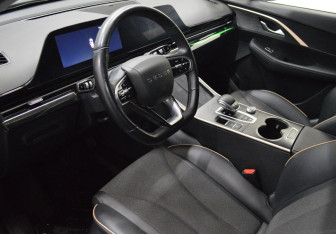 Подержанный автомобиль Omoda C5 2023 года (10 фото)
