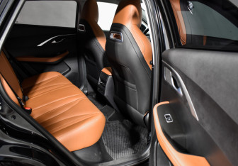 Подержанный автомобиль Omoda C5 2023 года (12 фото)