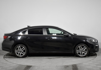 Подержанный автомобиль Kia Cerato Sedan 2019 года (4 фото)
