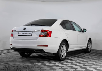 Подержанный автомобиль Skoda Octavia Liftback 2013 года (5 фото)