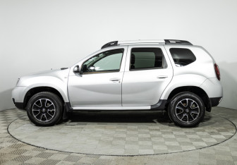 Подержанный автомобиль Renault Duster 2017 года (8 фото)