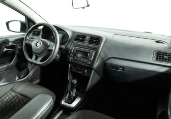 Подержанный автомобиль Volkswagen Polo Sedan 2019 года (9 фото)