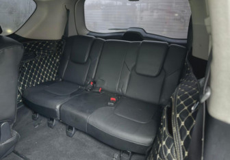 Подержанный автомобиль Infiniti QX80 2019 года (15 фото)