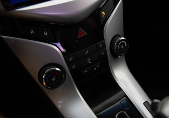 Подержанный автомобиль Chevrolet Cruze Sedan 2013 года (15 фото)