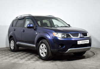 Подержанный автомобиль Mitsubishi Outlander 2008 года (3 фото)