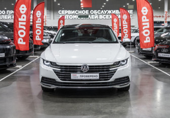 Подержанный автомобиль Volkswagen Arteon 2020 года (3 фото)
