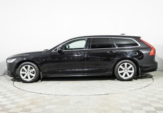 Подержанный автомобиль Volvo V90 2018 года (8 фото)