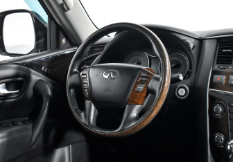 Подержанный автомобиль Infiniti QX80 2014 года (18 фото)