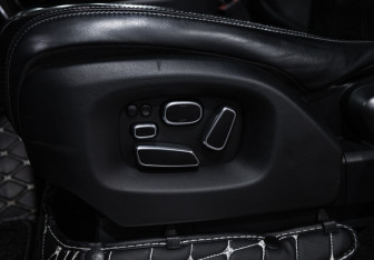Подержанный автомобиль Land Rover Range Rover 2014 года (25 фото)