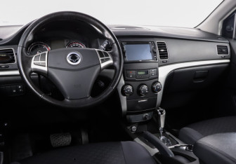 Подержанный автомобиль SsangYong Actyon 2012 года (11 фото)