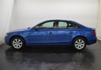 Подержанный автомобиль Audi A4 Sedan 2011 года (8 фото)