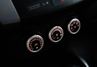 Подержанный автомобиль Mitsubishi Outlander 2008 года (15 фото)