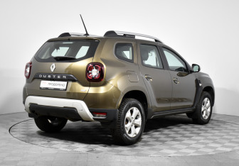 Подержанный автомобиль Renault Duster 2022 года (5 фото)