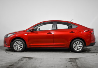 Подержанный автомобиль Hyundai Solaris Sedan 2021 года (8 фото)