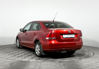 Подержанный автомобиль Volkswagen Polo Sedan 2011 года (7 фото)