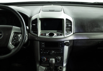 Подержанный автомобиль Chevrolet Captiva 2012 года (14 фото)