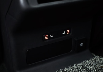 Подержанный автомобиль Land Rover Range Rover Velar 2018 года (23 фото)