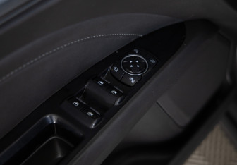Подержанный автомобиль Ford Mondeo Sedan 2016 года (23 фото)