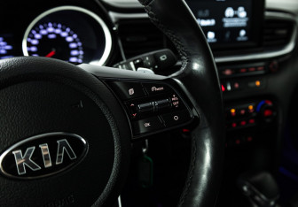 Подержанный автомобиль Kia Ceed Hatchback 2019 года (16 фото)