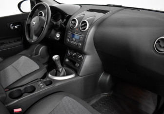 Подержанный автомобиль Nissan Qashqai 2013 года (14 фото)