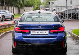 Подержанный автомобиль BMW M5 Sedan 2022 года (7 фото)