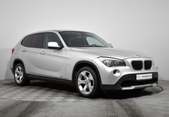 Подержанный автомобиль BMW X1 2010 года (3 фото)