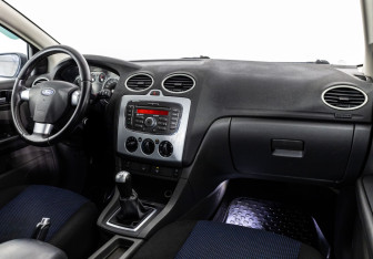 Подержанный автомобиль Ford Focus Sedan 2007 года (9 фото)