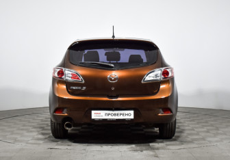 Подержанный автомобиль Mazda 3 Hatchback 2011 года (6 фото)