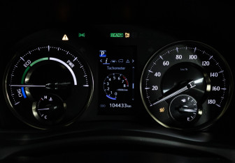 Подержанный автомобиль Toyota Alphard 2020 года (12 фото)