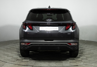 Подержанный автомобиль Hyundai Tucson 2022 года (6 фото)