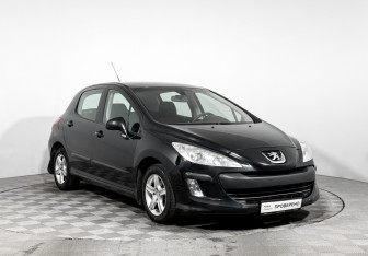 Подержанный автомобиль Peugeot 308 Hatchback 2010 года (3 фото)