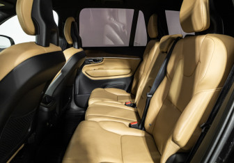 Подержанный автомобиль Volvo XC90 2017 года (10 фото)