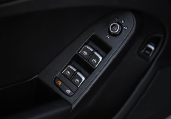 Подержанный автомобиль Audi A4 Sedan 2015 года (21 фото)