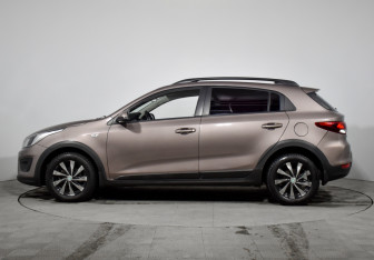 Подержанный автомобиль Kia Rio Hatchback 2018 года (8 фото)