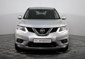 Подержанный автомобиль Nissan X-Trail 2015 года (2 фото)