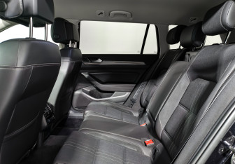 Подержанный автомобиль Volkswagen Passat Wagon 2017 года (12 фото)