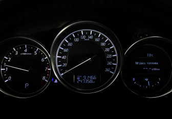 Подержанный автомобиль Mazda CX-5 2016 года (22 фото)