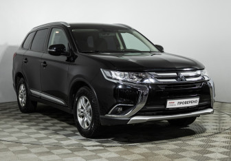 Подержанный автомобиль Mitsubishi Outlander 2017 года (3 фото)