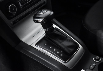 Подержанный автомобиль Skoda Octavia Liftback 2012 года (11 фото)