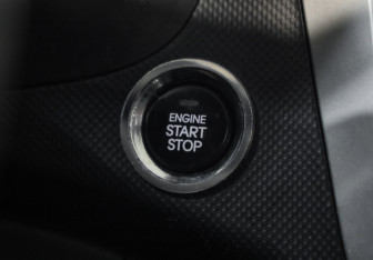 Подержанный автомобиль Hyundai Solaris Sedan 2012 года (17 фото)