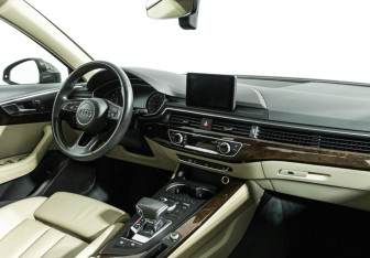 Подержанный автомобиль Audi A4 Sedan 2016 года (9 фото)