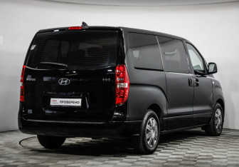 Подержанный автомобиль Hyundai H-1 2018 года (5 фото)