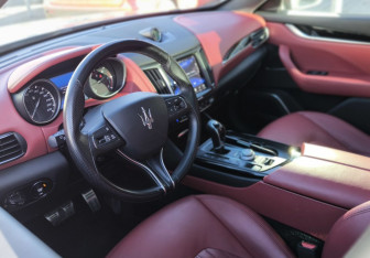 Подержанный автомобиль Maserati Levante 2018 года (20 фото)