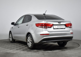 Подержанный автомобиль Kia Rio Sedan 2017 года (7 фото)