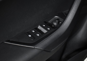 Подержанный автомобиль Skoda Karoq 2020 года (10 фото)