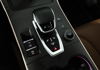 Подержанный автомобиль Omoda C5 2024 года (19 фото)